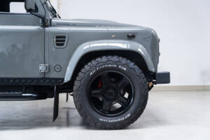 Bild 17/31 von Land Rover Defender 90 TD4 (2008)