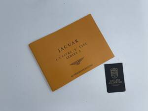 Image 13/50 de Jaguar E-Type (1969)