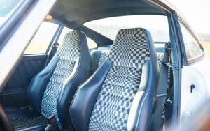 Image 21/36 of Porsche 911 Carrera 3.2 (1984)