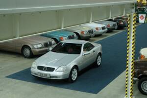 Immagine 4/50 di Mercedes-Benz SLK 230 Kompressor (1996)
