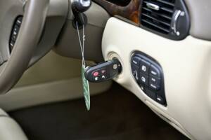 Image 48/50 of Jaguar XJ 8 4.2 (2006)