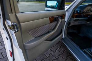 Image 105/175 of Mercedes-Benz 420 SE (1986)