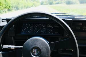 Image 6/8 of Alfa Romeo 75 1.8 Turbo (1986)