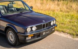 Immagine 7/35 di BMW 320i (1988)