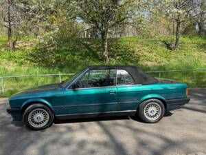 Image 7/11 de BMW 318i (1993)