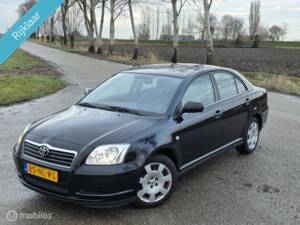 Imagen 2/35 de Toyota Avensis 1.8 VVT-i (2003)