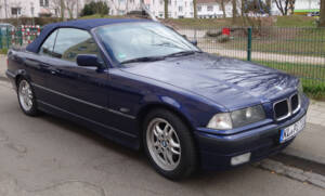 Image 3/4 of BMW 318i (1996)