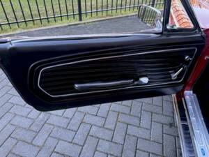 Image 34/50 of Ford Mustang 200 (1968)