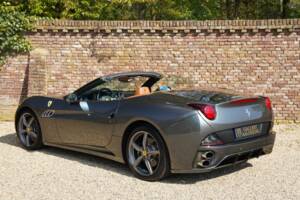Bild 36/50 von Ferrari California (2010)