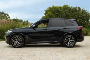 Bild 4/50 von BMW X5 M50d (2019)