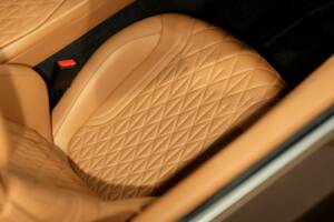 Bild 48/51 von Aston Martin DB12 Volante (2024)