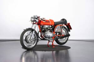 Image 8/50 of MV Agusta 350 S (1972)