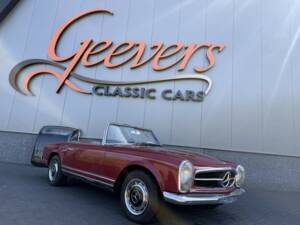 Image 2/50 of Mercedes-Benz 230 SL (1966)