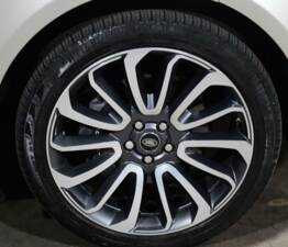 Image 32/50 de Land Rover Range Rover Vogue SDV8 (2018)