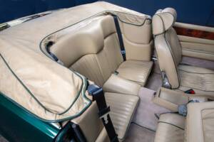 Image 16/20 of Aston Martin V8 (1981)