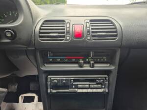 Immagine 13/33 di Mazda MX-3 1.8 (1991)