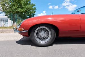 Image 11/80 of Jaguar E-Type 4.2 (1966)