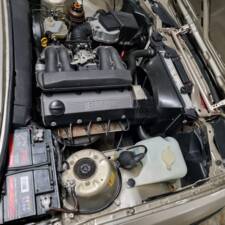 Immagine 16/21 di BMW 318i (1989)