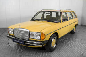 Image 17/50 of Mercedes-Benz 240 TD (1982)