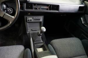 Image 27/55 of Mitsubishi Starion (1989)