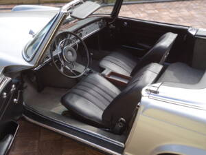 Afbeelding 14/20 van Mercedes-Benz 230 SL (1963)