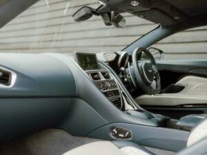 Bild 44/82 von Aston Martin DBS Superleggera (2018)