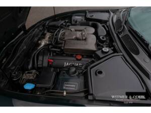 Bild 33/33 von Jaguar XKR (1999)