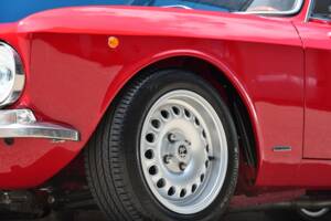 Image 17/17 of Alfa Romeo 2000 GT Veloce (1972)