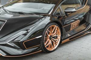 Image 6/68 of Lamborghini Sián FKP 37 (2021)