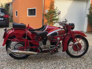 Image 4/9 de Moto Guzzi GTV 500 (1949)