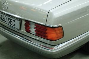Image 13/50 of Mercedes-Benz 420 SEC (1989)