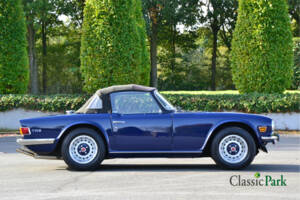 Image 22/50 of Triumph TR 6 (1975)