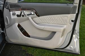 Image 39/50 de Mercedes-Benz S 500 L (2001)