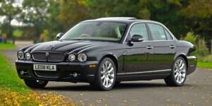 Image 1/50 of Jaguar XJ 8 4.2 (2008)