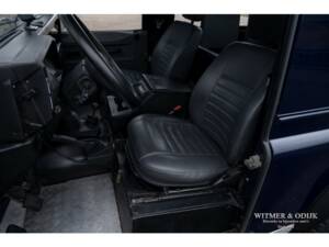 Bild 7/27 von Land Rover Defender 90 (1998)