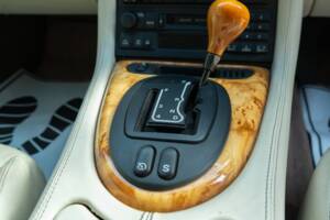 Image 39/50 of Jaguar XKR (2000)
