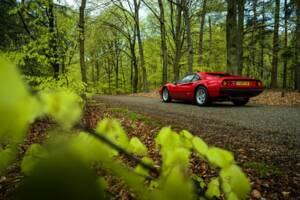 Bild 2/33 von Ferrari 308 GTB Quattrovalvole (1983)