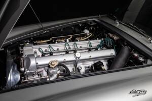 Image 7/10 of Aston Martin DB 5 Vantage (1965)