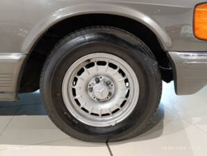 Imagen 26/27 de Mercedes-Benz 500 SEL (1986)