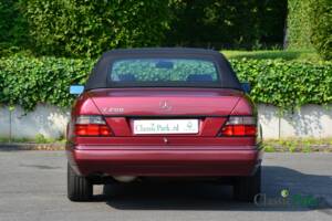 Bild 19/50 von Mercedes-Benz E 200 (1994)