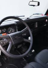 Image 33/38 of Land Rover 110 (1989)