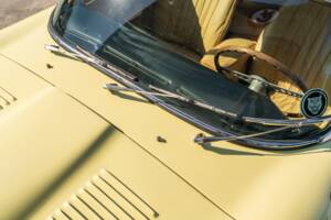 Image 70/78 de Jaguar E-Type (1969)