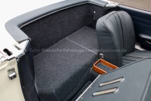 Afbeelding 19/31 van Mercedes-Benz 230 SL (1967)