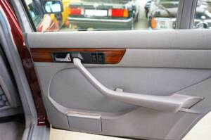 Immagine 26/42 di Mercedes-Benz 500 SEL (1982)