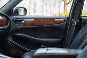 Bild 40/50 von Jaguar XJ 8 Executive (1997)