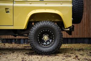 Image 24/28 of Land Rover 90 (1988)