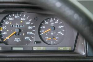 Image 21/50 of Mercedes-Benz 300 TD (1986)