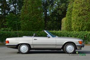 Image 17/47 de Mercedes-Benz 560 SL (1986)