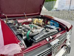Image 23/24 of Alfa Romeo Giulia 1300 Super (1972)