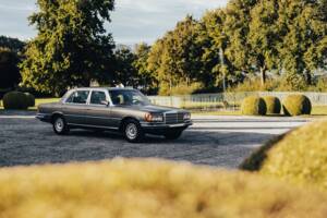 Afbeelding 3/16 van Mercedes-Benz 450 SEL 6,9 (1976)